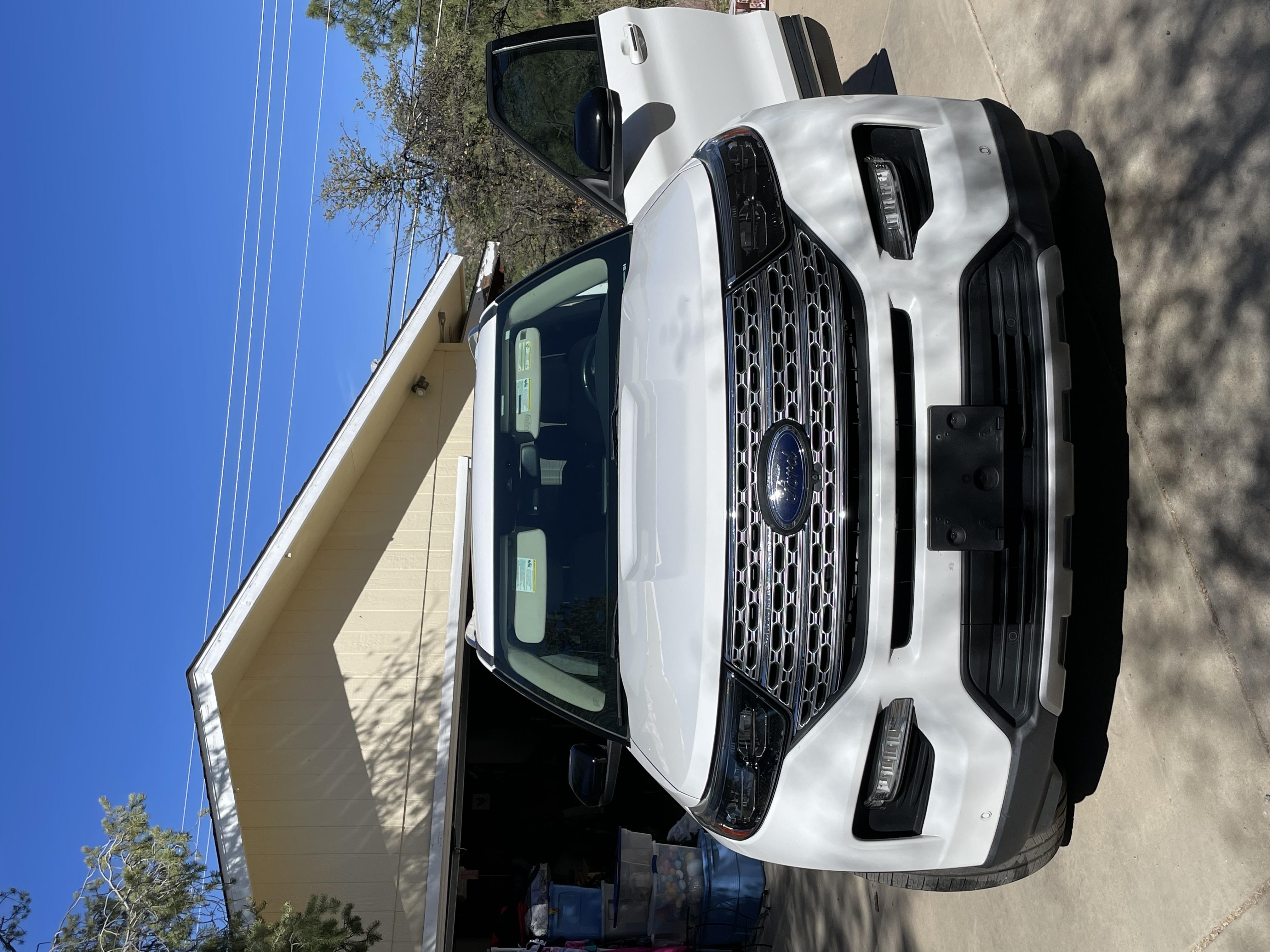 Used 2020 Ford Explorer Limited w/ Hybrid Equipment Group 310A RWD image 4