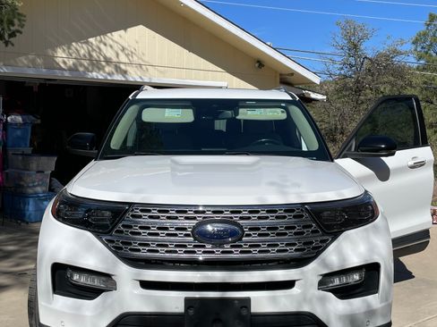 Used 2020 Ford Explorer Limited w/ Hybrid Equipment Group 310A RWD image 4