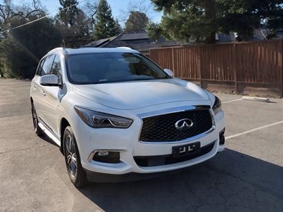Used 2017 INFINITI QX60 FWD w/ Premium Plus Package