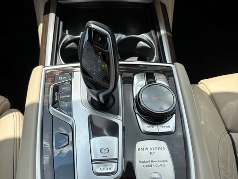 Used 2020 BMW ALPINA B7 xDrive AWD/4WD image 31