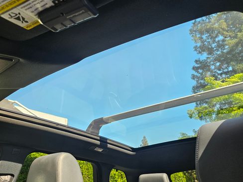 Used 2015 Land Rover Range Rover Evoque Pure Plus image 9