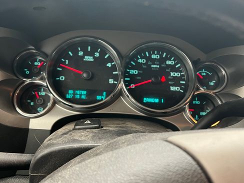 Used 2011 Chevrolet Silverado 2500 LT w/ Interior Plus Package image 2