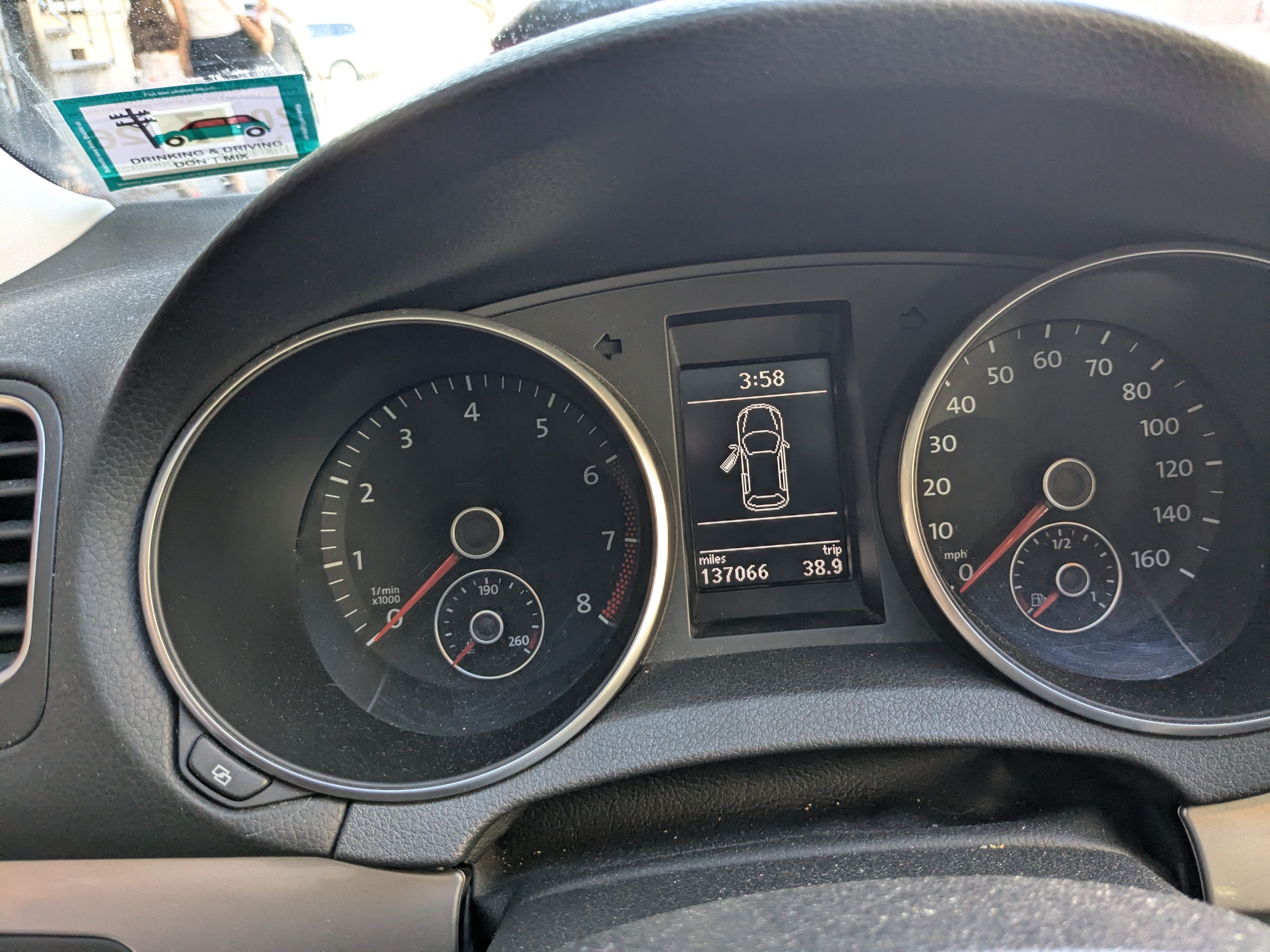 Used 2010 Volkswagen Golf 4-Door FWD image 10