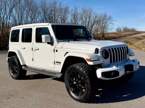 Used 2022 Jeep Wrangler Unlimited Sahara image 1