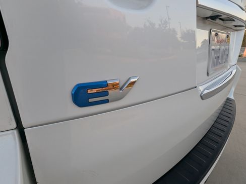 Used 2014 Toyota RAV4 EV image 4