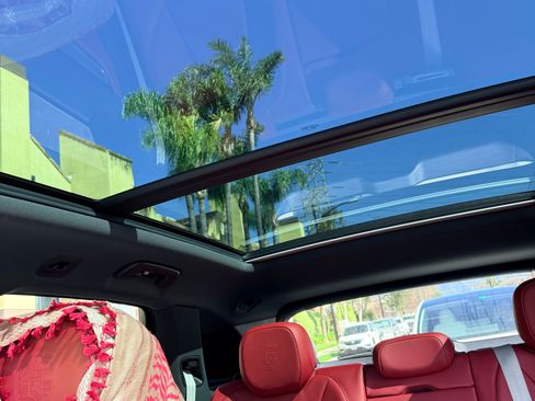 Used 2023 Porsche Cayenne Platinum Edition image 23