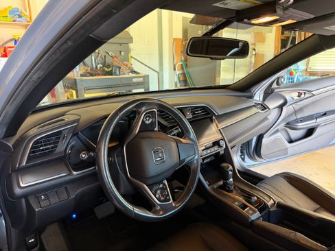 Used 2018 Honda Civic EX-L image 13