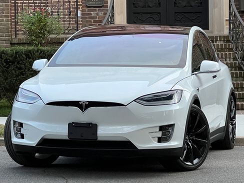 Used 2020 Tesla Model X Long Range image 1