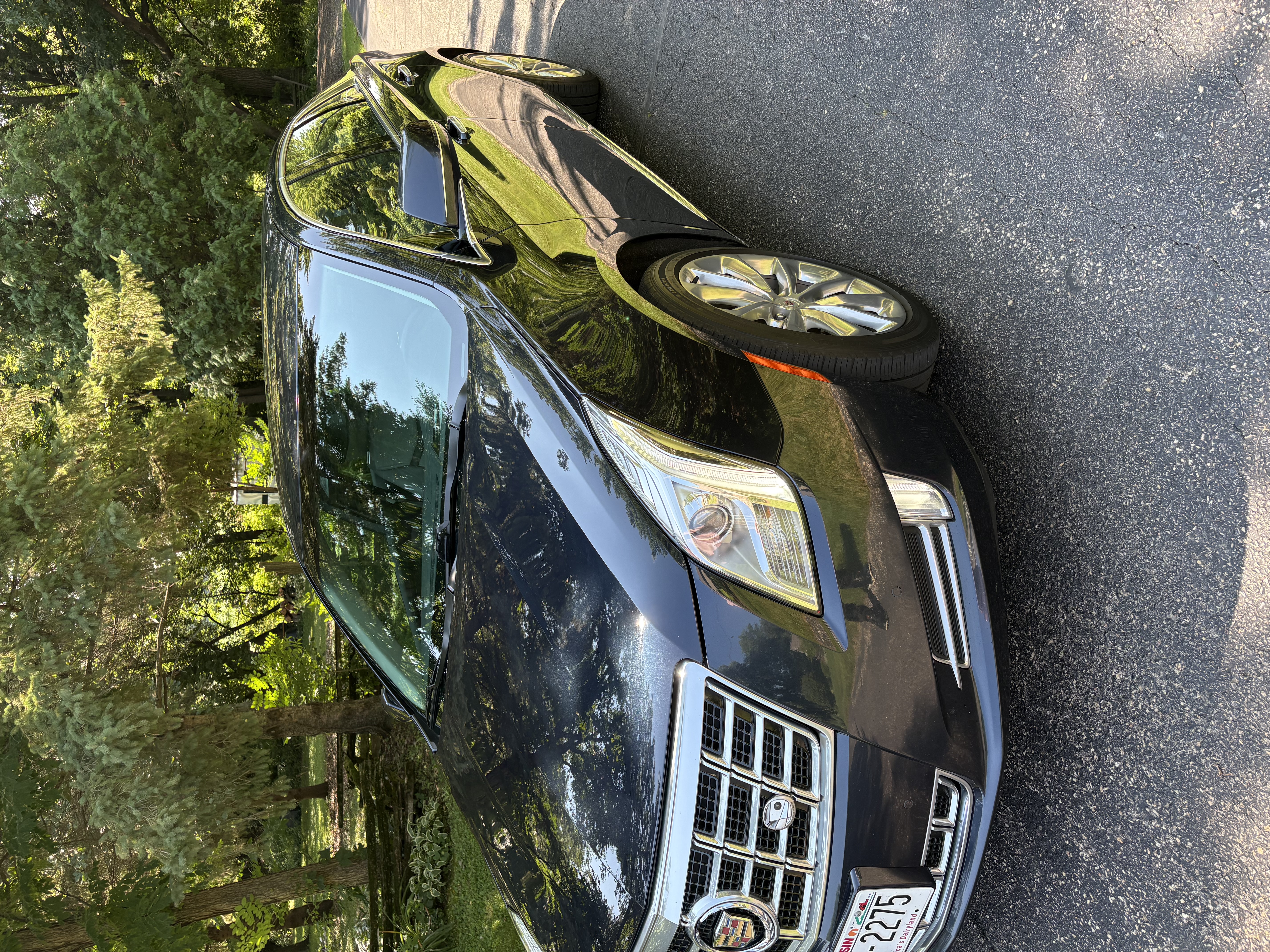 Used 2013 Cadillac XTS Premium FWD image 1