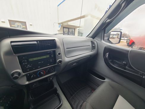 Used 2011 Ford Ranger XLT image 18