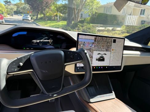 Used 2023 Tesla Model X image 13