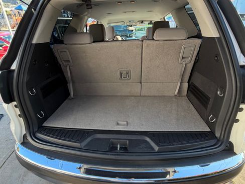 Used 2011 GMC Acadia SL image 17