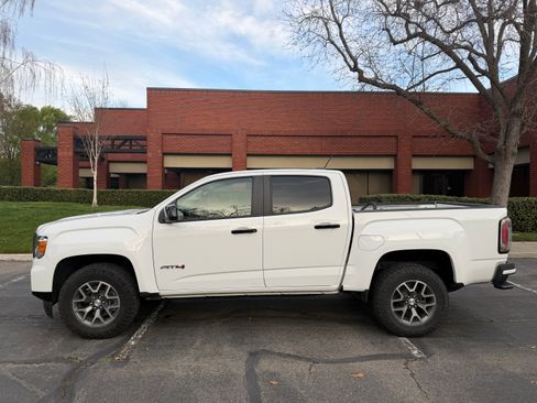 Used 2022 GMC Canyon AT4 w/ Trailering Package image 2
