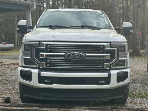 Used 2022 Ford F250 Limited image 2