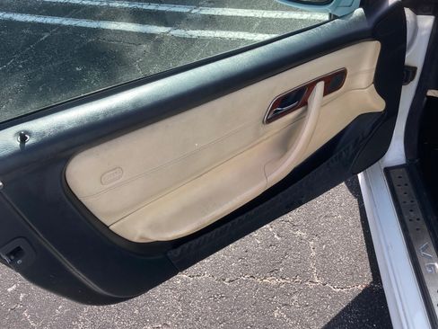 Used 2001 Mercedes-Benz SLK 320 image 13