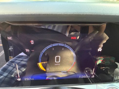 Used 2025 Chevrolet Trax LT FWD image 10
