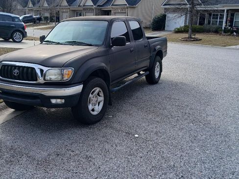 Used 2004 Toyota Tacoma PreRunner image 8