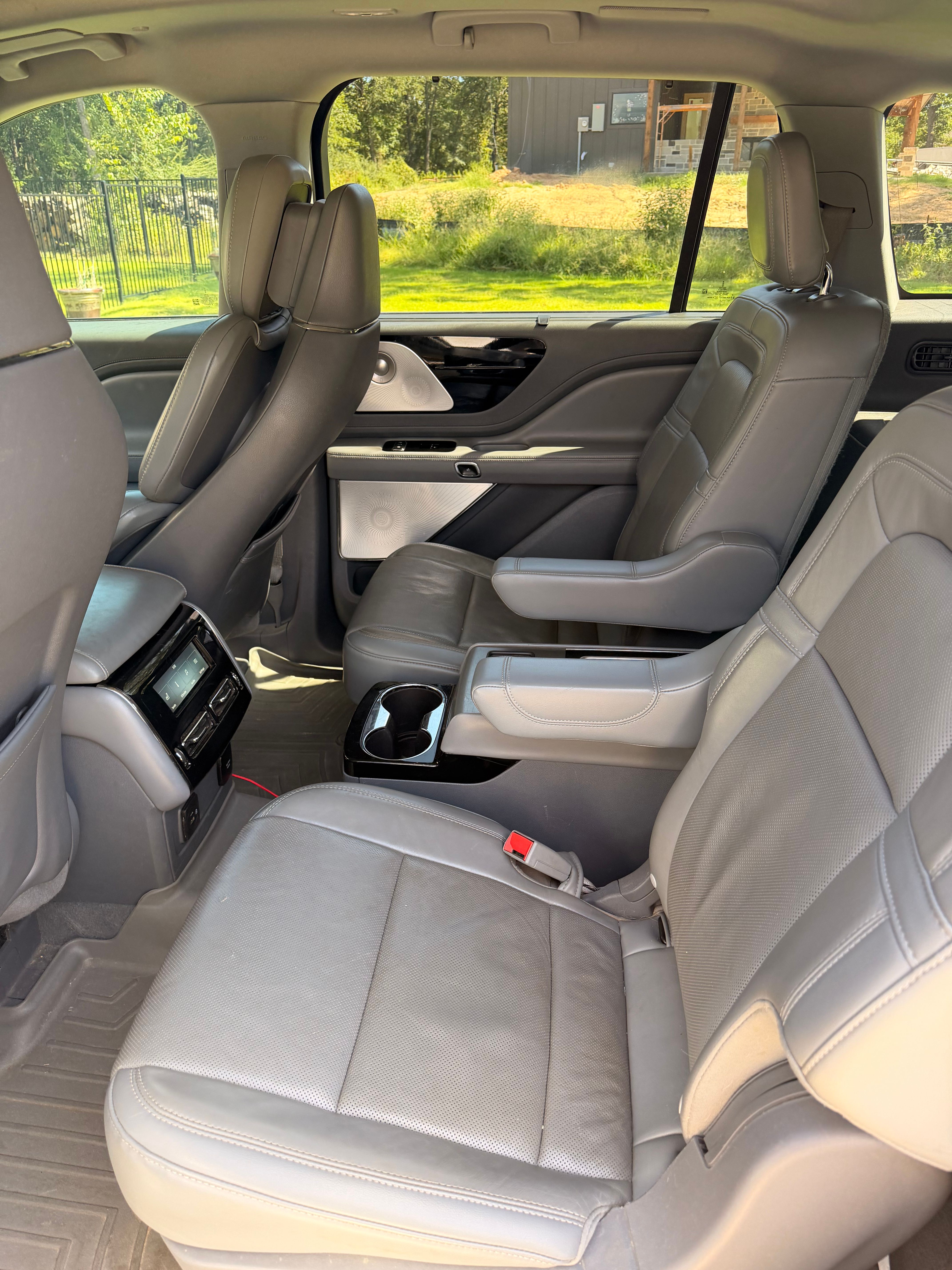 Used 2020 Lincoln Aviator Reserve w/ Equipment Group 202A AWD/4WD image 4