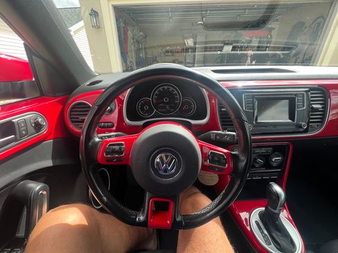 Used 2018 Volkswagen Beetle 2.0T SE image 13