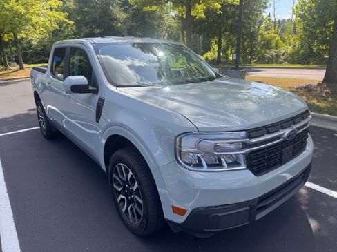 Used 2022 Ford Maverick Lariat w/ Lariat Luxury Package FWD image 2