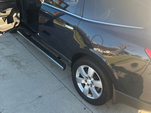 Used 2011 Chevrolet Traverse LT w/ All-Star Package image 4