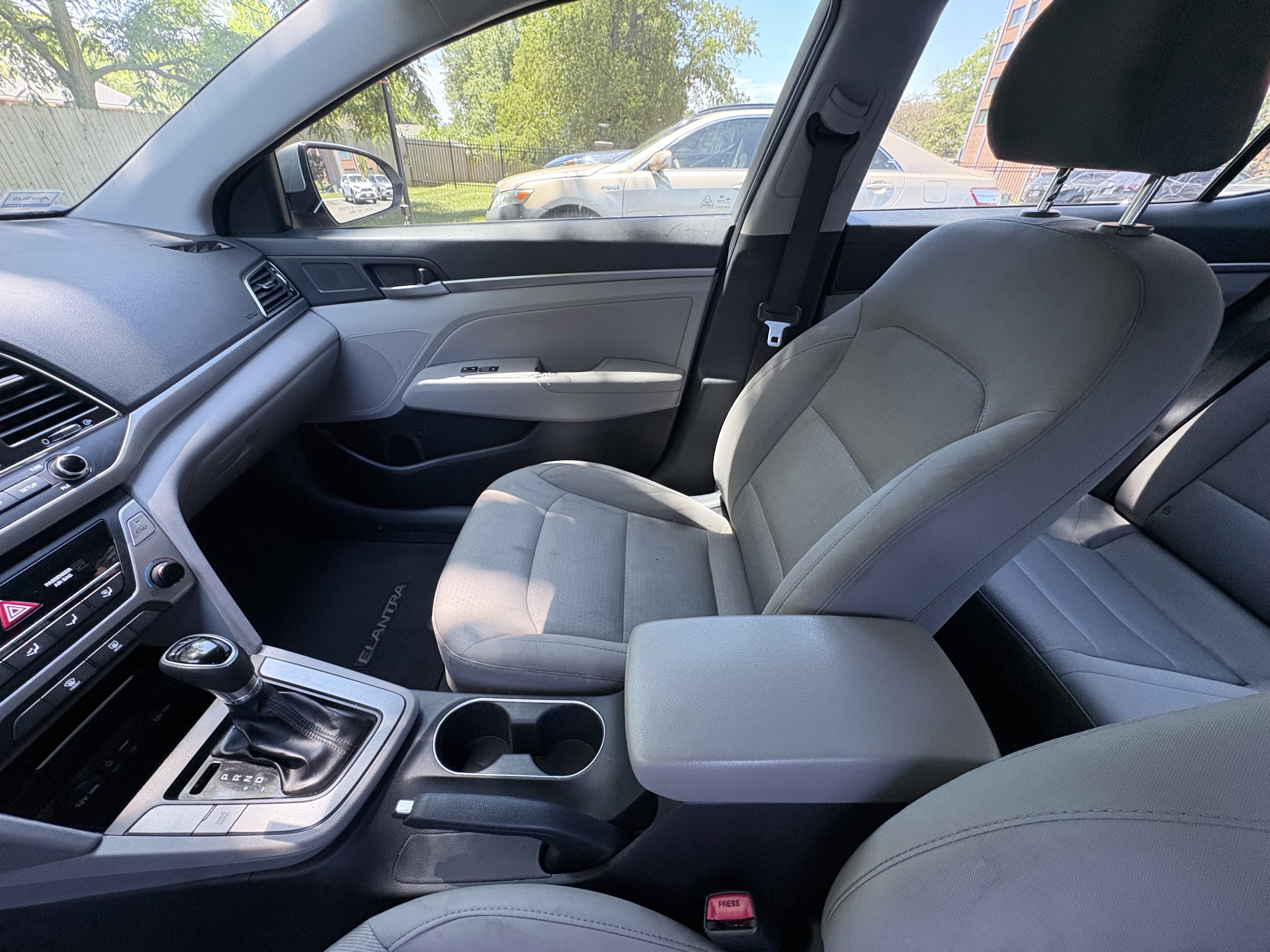 Used 2017 Hyundai Elantra SE FWD image 12