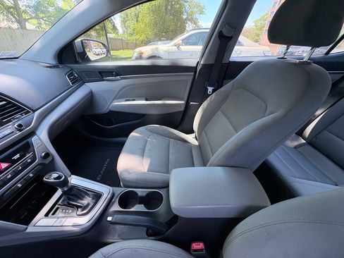 Used 2017 Hyundai Elantra SE FWD image 12