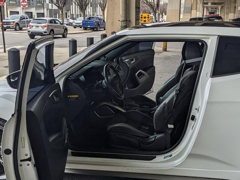 Used 2016 Hyundai Veloster Turbo w/ Option Group 04 image 6