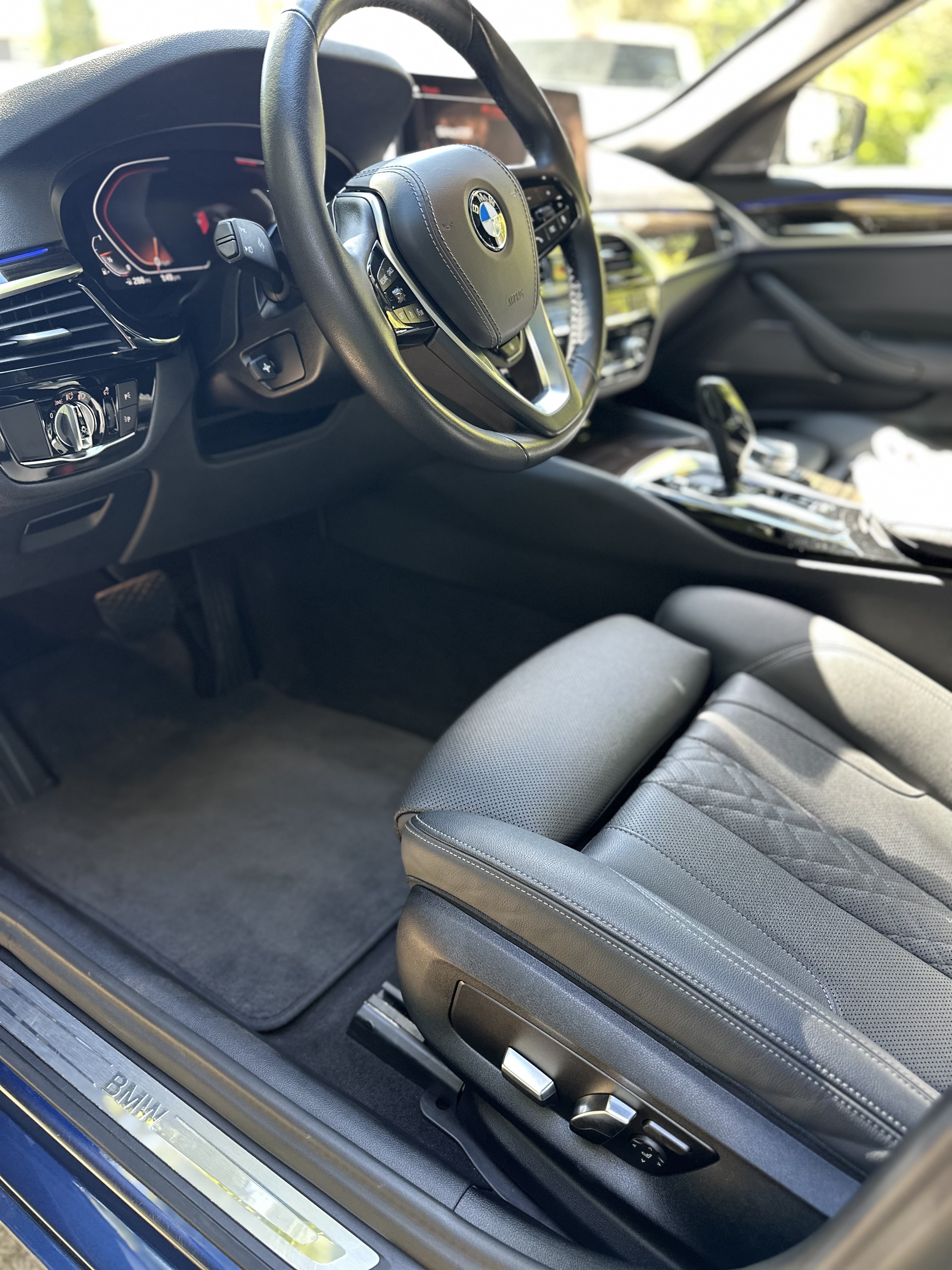 Used 2023 BMW 540i xDrive w/ Premium Package AWD/4WD image 9