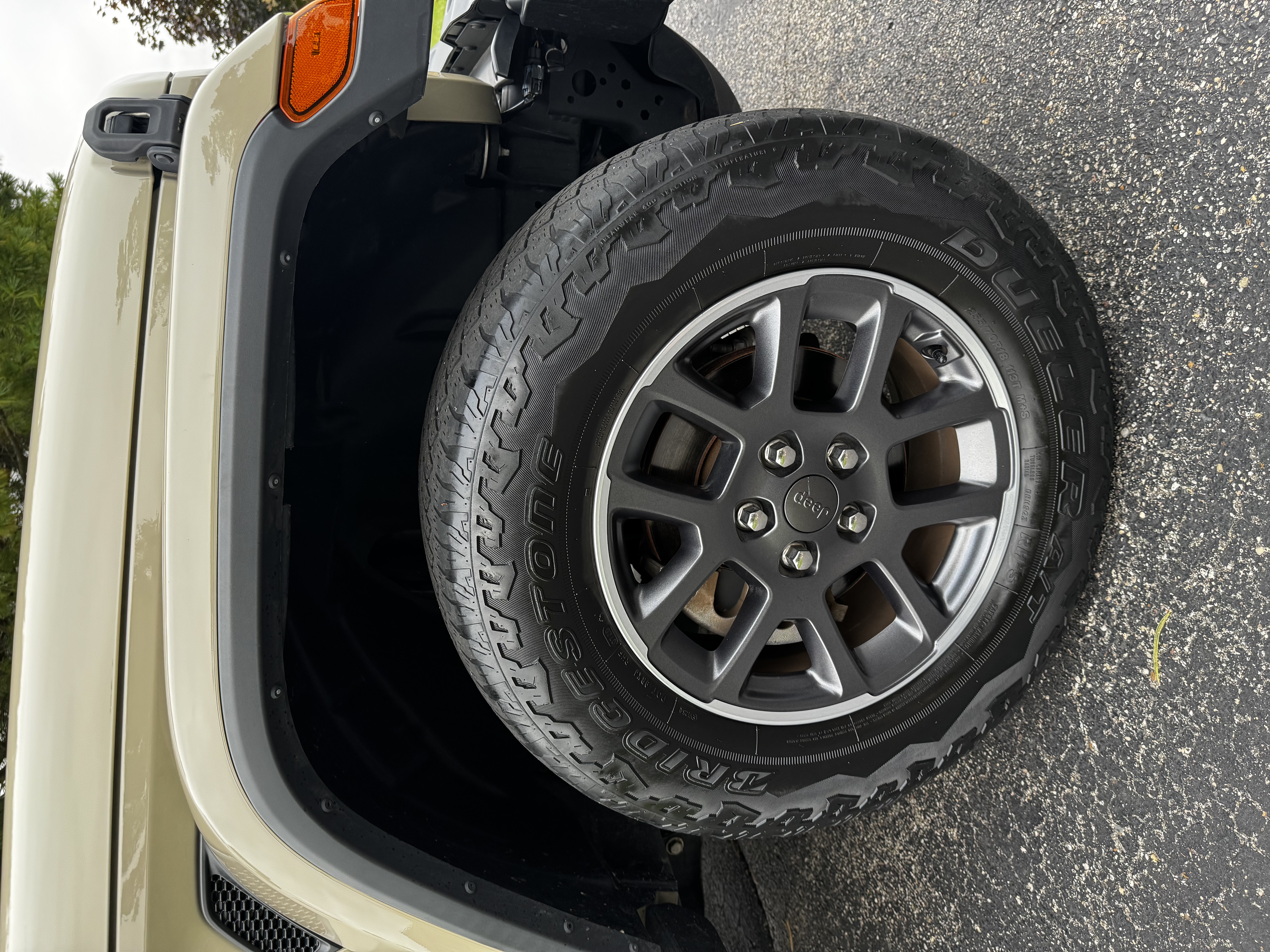 Used 2020 Jeep Gladiator Overland AWD/4WD image 8