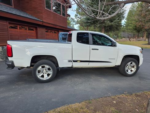 Used 2019 Chevrolet Colorado W/T w/ WT Convenience Package image 4