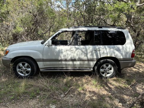 Used 2005 Toyota Land Cruiser AWD/4WD image 1