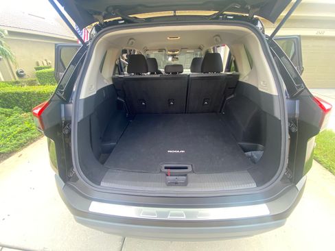 Used 2023 Nissan Rogue SV FWD image 19