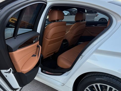 Used 2019 BMW 530i w/ Convenience Package image 11