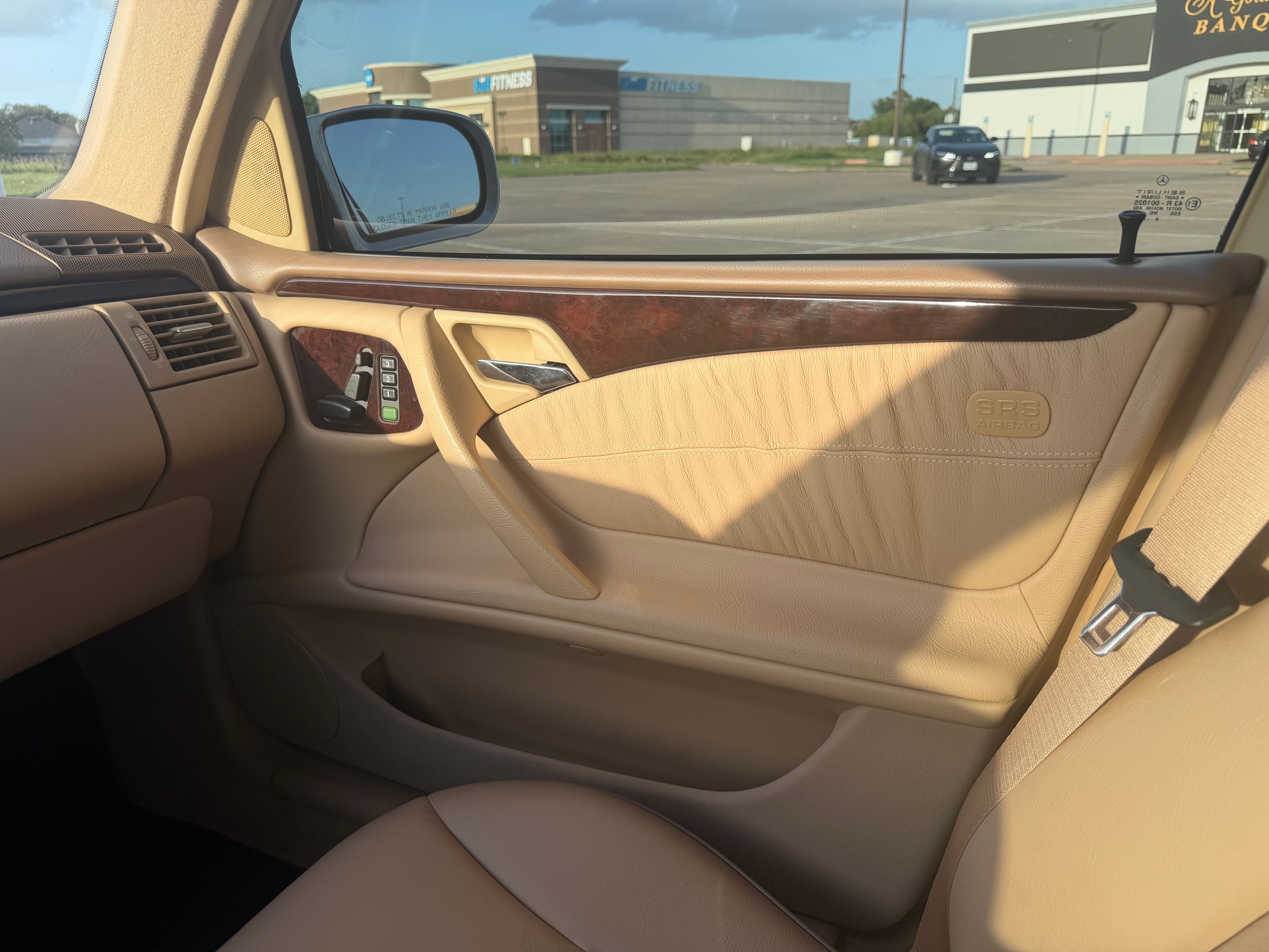 Used 2000 Mercedes-Benz E 320 Sedan image 10