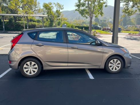 Used 2017 Hyundai Accent SE FWD image 4