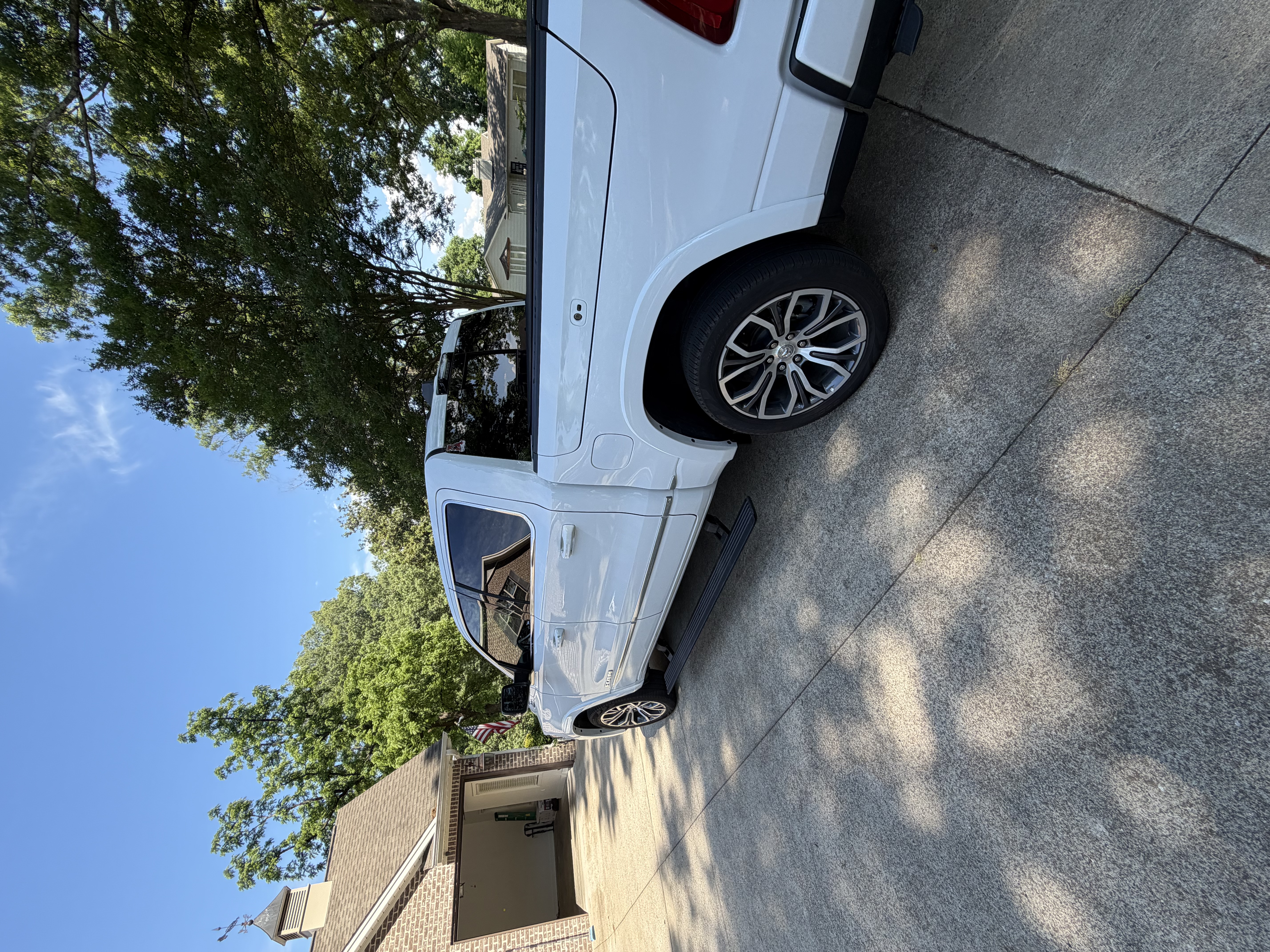 Used 2025 RAM 1500 Tungsten AWD/4WD image 12