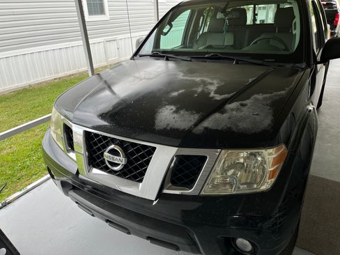 Used 2014 Nissan Frontier SV w/ SV Value Truck Package RWD image 6