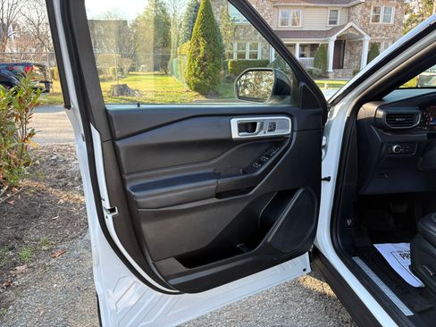 Used 2020 Ford Explorer Limited image 14