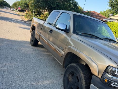 Used 2000 Chevrolet Silverado 1500 LS w/ Off-Road Chassis Pkg AWD/4WD image 1