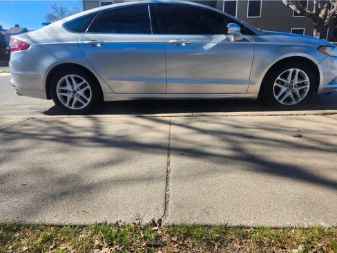 Used 2014 Ford Fusion SE image 5