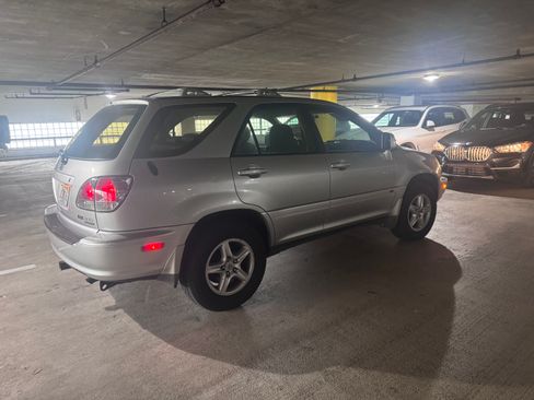 Used 2001 Lexus RX 300 FWD image 2