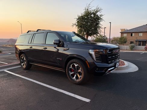 Used 2025 GMC Yukon XL AT4 Ultimate image 6