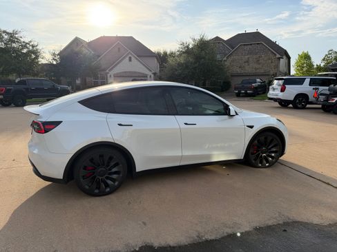 Used 2025 Tesla Model Y Performance AWD/4WD image 5