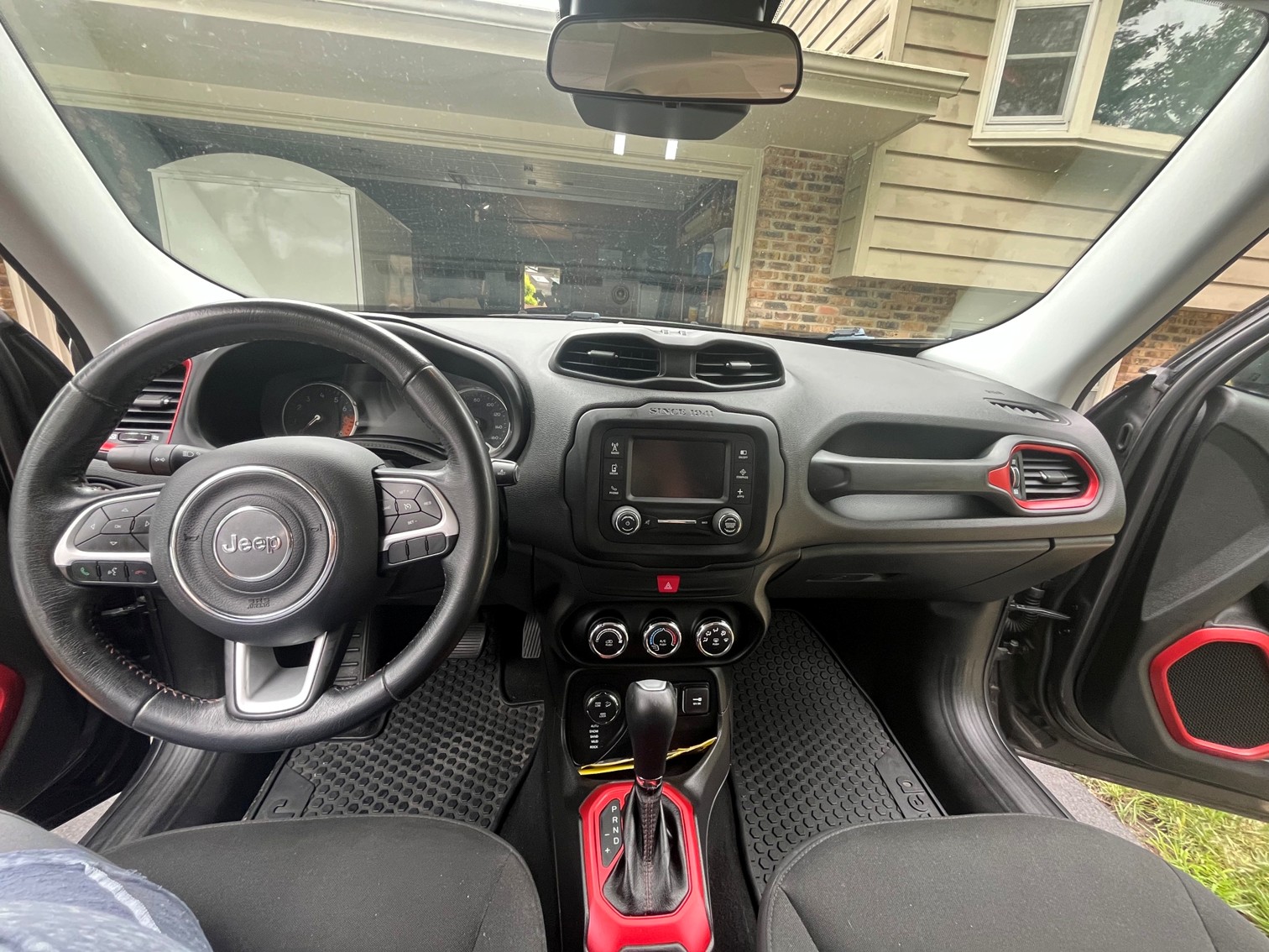 Used 2016 Jeep Renegade Trailhawk AWD/4WD image 9