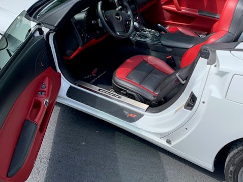 Used 2012 Chevrolet Corvette Convertible w/ 2LT Preferred Equipment Group image 4