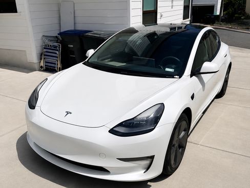 Used 2021 Tesla Model 3 Standard Range Plus RWD image 2