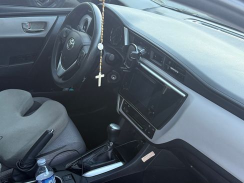 Used 2018 Toyota Corolla LE image 5