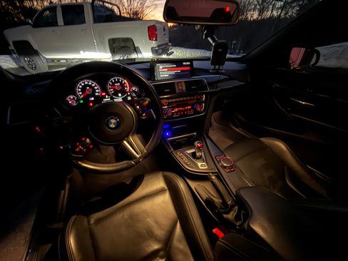 Used 2018 BMW M4 Coupe w/ Competition Package image 20