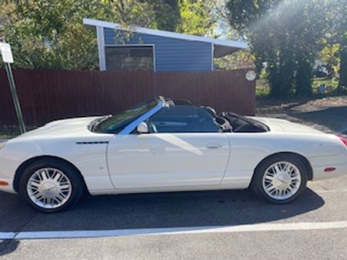 Used 2003 Ford Thunderbird image 8